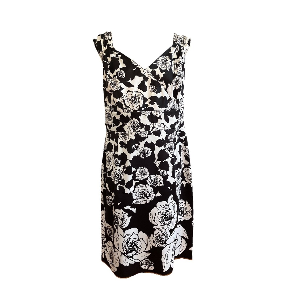 WHBM Dress  Black White‎ Sz 14 Floral Ruched Zip Lined